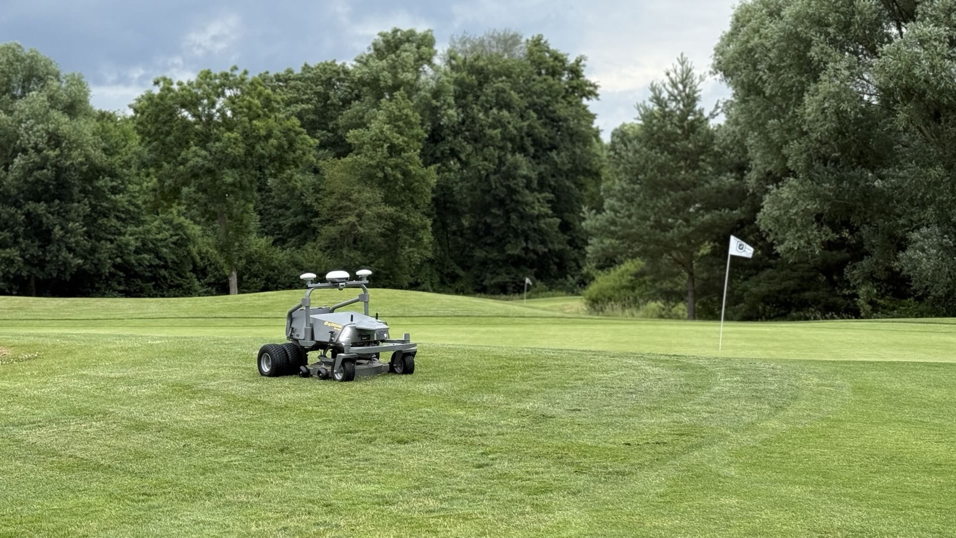 What Features to Look for in a Robot Mower